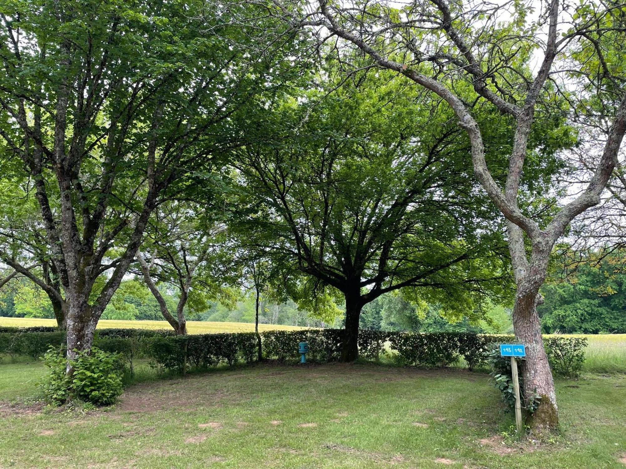 Camping Paradis De Maillac Sainte-Nathalène Екстериор снимка